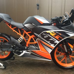My RC390 with neon kit