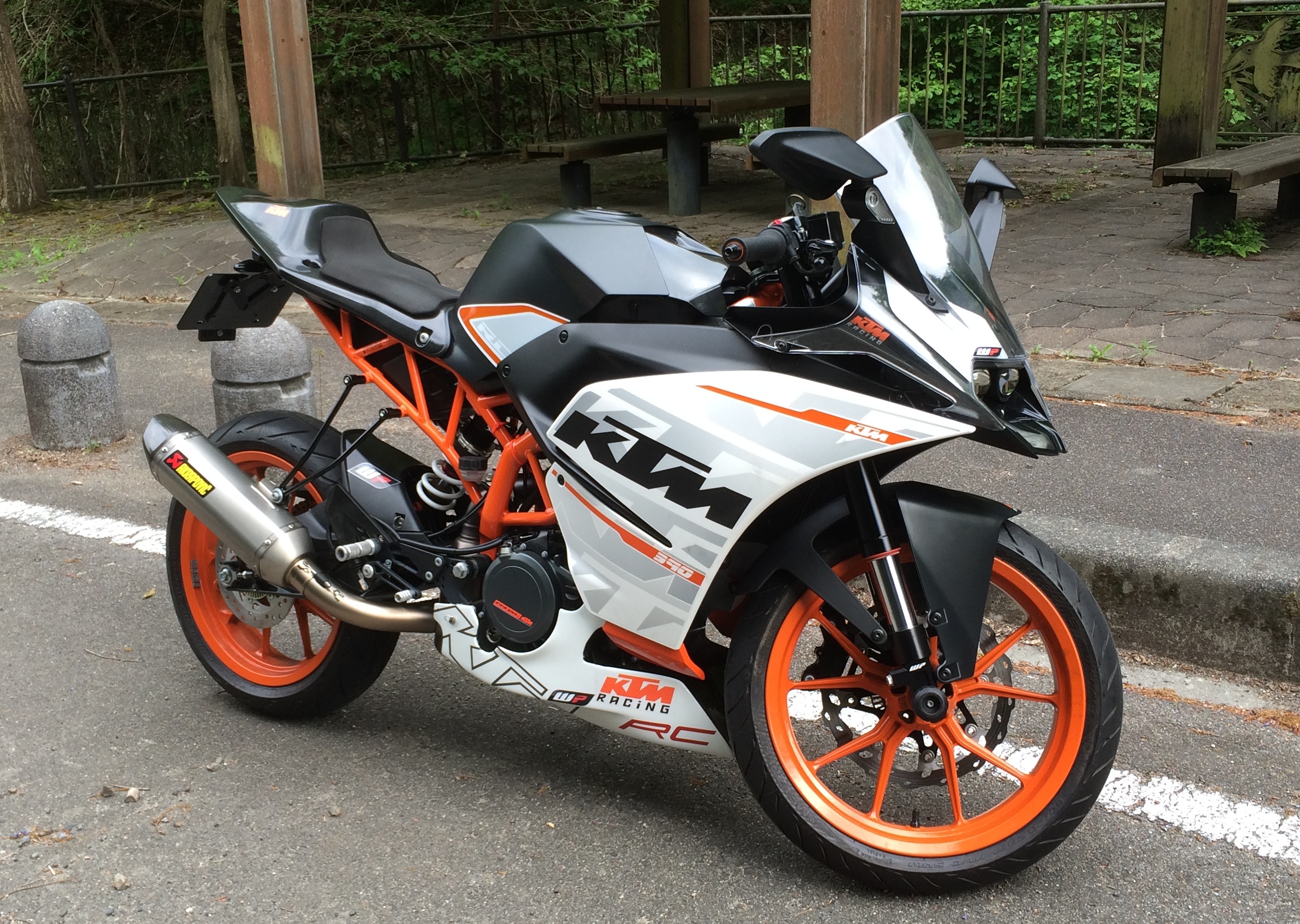 RC390